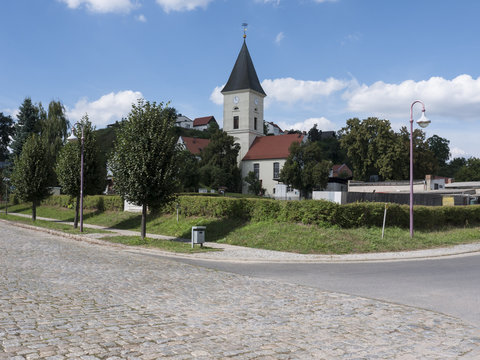 Lebus-Kirche-Breite-Strasse