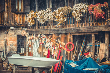 place repair Venetian gondolas