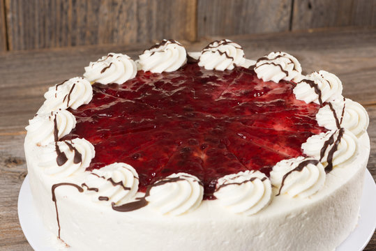 Preiselbeer-Sahne Torte