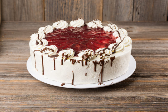 Preiselbeer-Sahne Torte