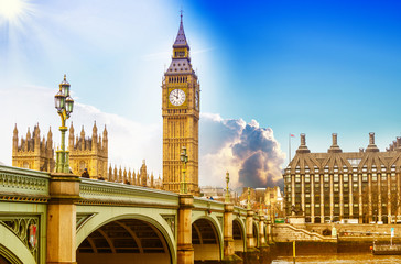 Fototapeta na wymiar Big Ben with Westminster bridge and EU Parlament in London