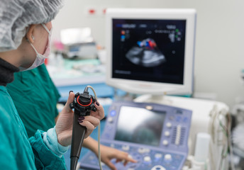 doctor use echocardiogram intraoperative