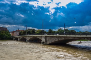 Isar in München bei Hochwasser