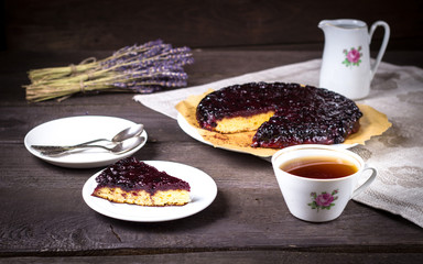 blackcurrant pie with tea