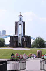 Sons of the Motherland monument, who died outside, dedicated sol