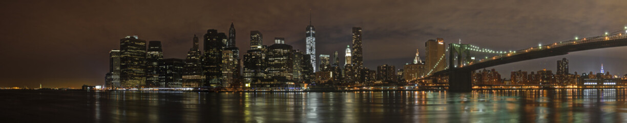 Fototapeta na wymiar NY at night
