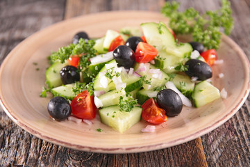 cucumber salad with tomato and tomato