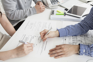 People who enters into a contract of real estate