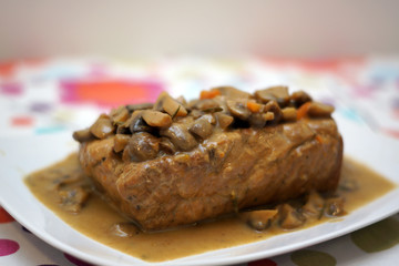 Arrosto di maiale con crema di funghi