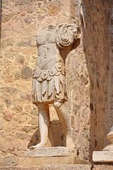 Escultura de un militar en el teatro romano de Mérida, España