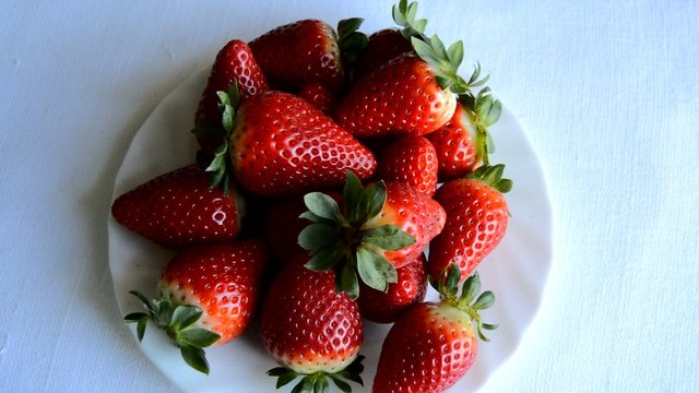 Strawberries Spin on a Plate