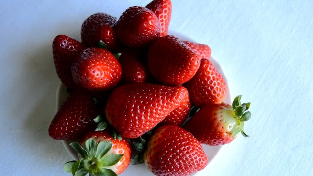 Strawberries Heatly Food Presentation