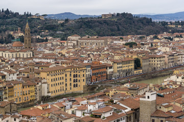 Fototapeta na wymiar View of River Arno from Vecchio tower