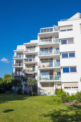 Fototapeta premium Modern block of flats seen in Berlin