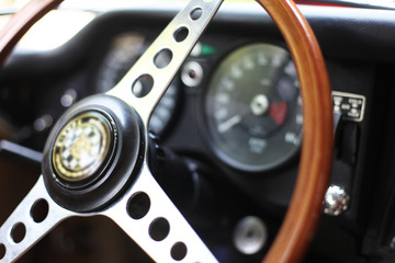 Oldtimer rotes Coupe - Interior © Peter Atkins