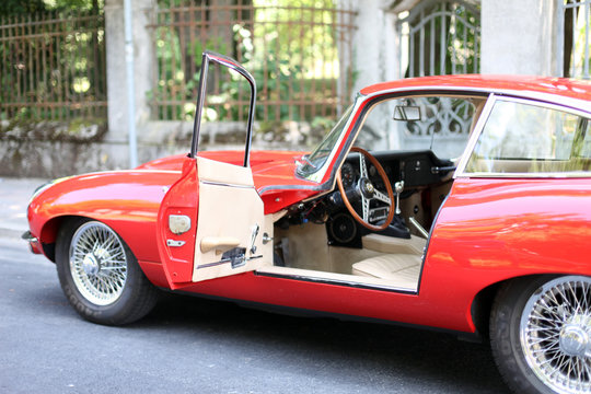 Oldtimer rotes Coupe