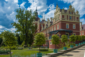 Obraz premium Castle in Furst Puckler Park