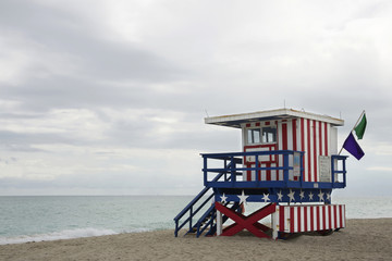 Fototapeta premium Lifeguard station, Miami beach
