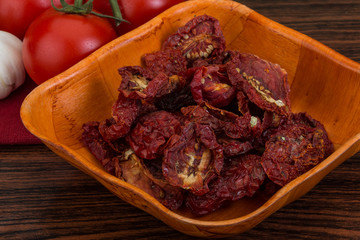 Dried tomtoes