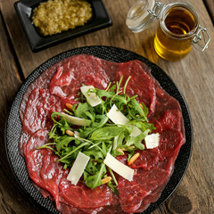 carpaccio  de boeuf parmesan & roquette 3