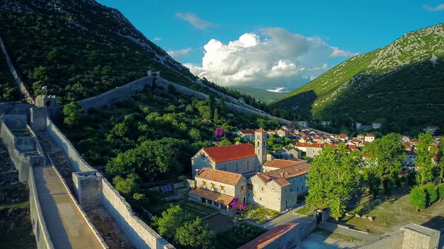 Ston oncaming shot, aerial