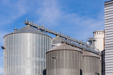 Storage facility cereals, and biogas production