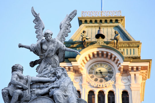 DETAIL OF STATUES TO uNIT&agrave; SQUARE WITH TrIESTE TOWEN HALL IN THE