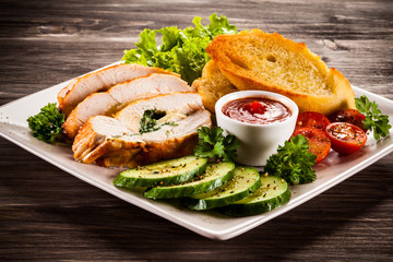 Roasted chicken fillet and vegetables