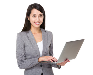 Businesswoman use of laptop