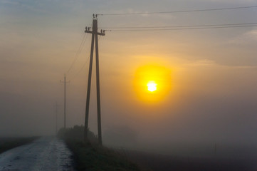 Freileitungen im Nebel 01