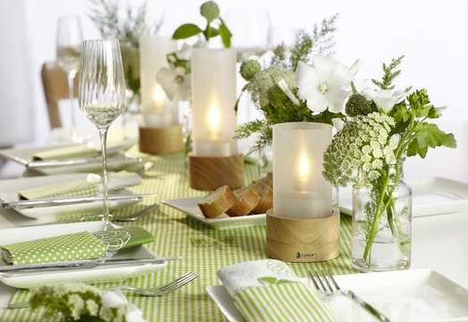 Cozy table lights for the garden party