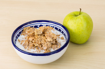 Cornflakes and apple