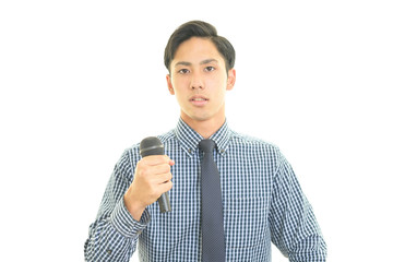 真剣な表情のビジネスマン