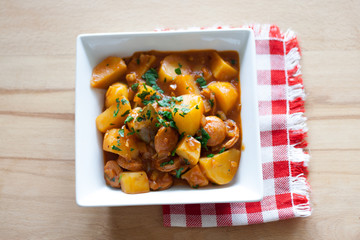 Erdäpfelgulasch