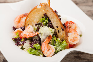 salad with shrimps