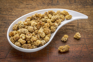 dried white mulberry