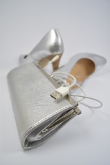 Szpilki, torebka, kabel © felicytka