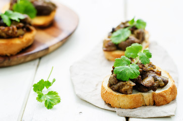 bruschetta with roasted mushrooms