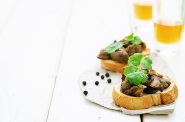 bruschetta with roasted mushrooms