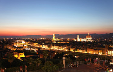 Obraz premium Scenic view of Florence after sunset from Piazzale Michelangelo