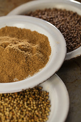 coriander seeds black and white