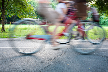 Obraz premium Ride bike in the park