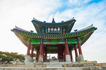 Fototapeta premium Hwaseong fortress in Suwon,Famous in Korea.