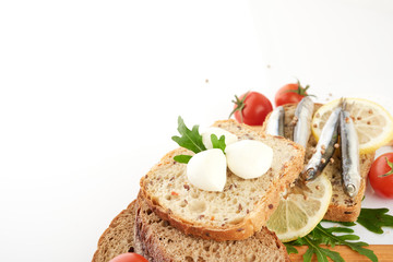 sardines on slice bread