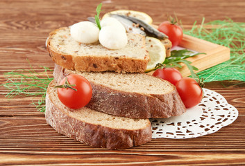 Fototapeta na wymiar sardines on slice bread