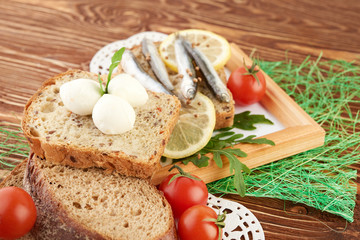 sardines on slice bread