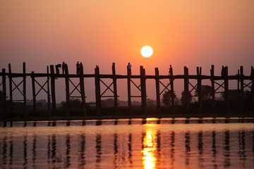 Fototapeta na wymiar Ubein Bridge at sunrise, Mandalay, Myanmar