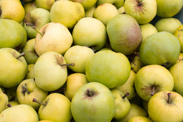 green apples