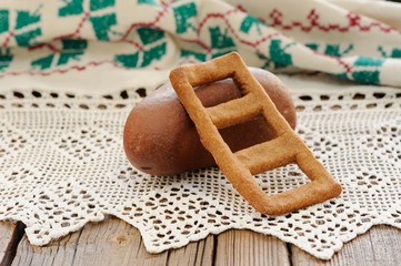 Lestvitsa, Russian rye festive spring cookie on handmade rushnik