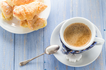 coffee cup black wooden board brown white milk croissants